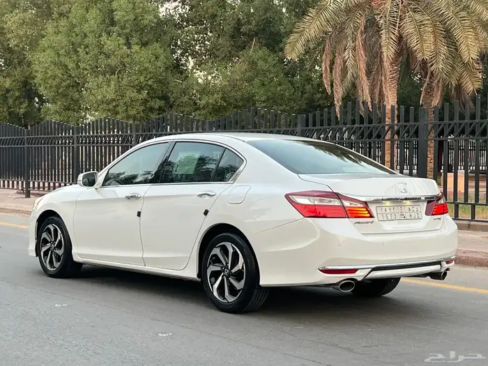 البيع هوندا اكورد (( 2017نظيف جدا )) 14