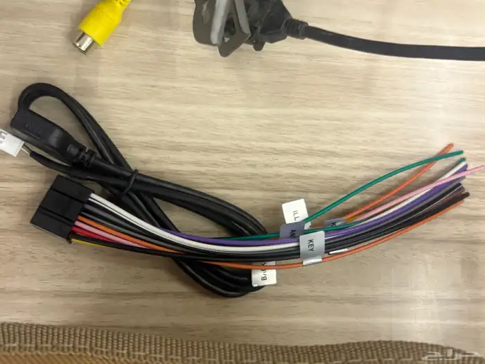 السلام عليكم عندي شاشه كورولا 2017 2