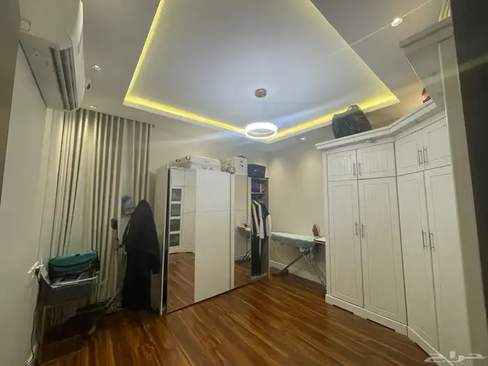 للبيع فيلا المشرقية حي الجنادرية 32