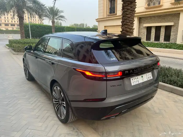 لاندروفر 2025 فيلار p250 مالك اول ممشى 21 الف بحالة الجديد 23