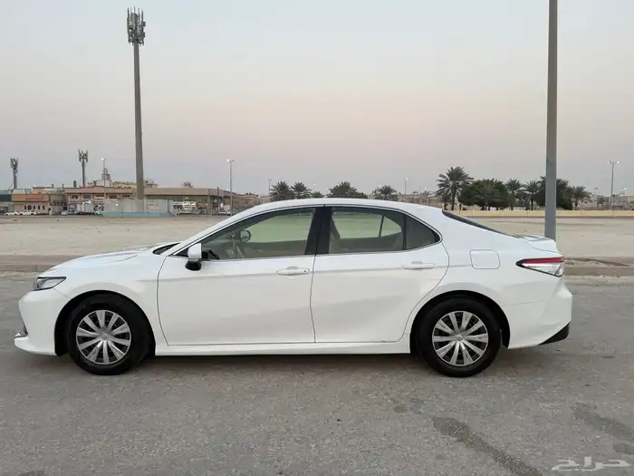 تويوتا كامري 2020 سعودي قمه بنضافه مالك واحد 9