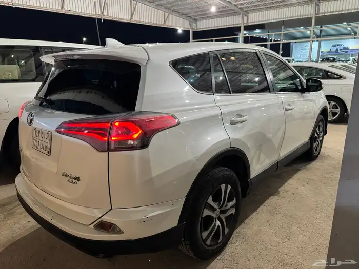 للبيع تويوتا راف فور موديل 2017 2