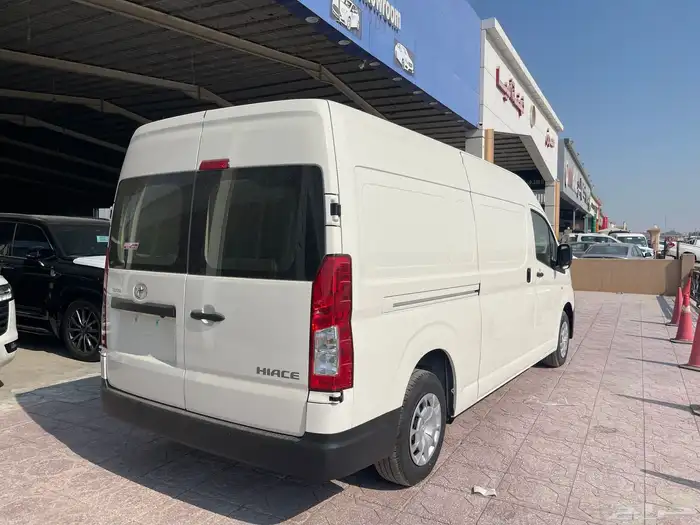 تويوتا باص بضاعة سقف عالي باب منفصل موديل 2026 ديزل 3