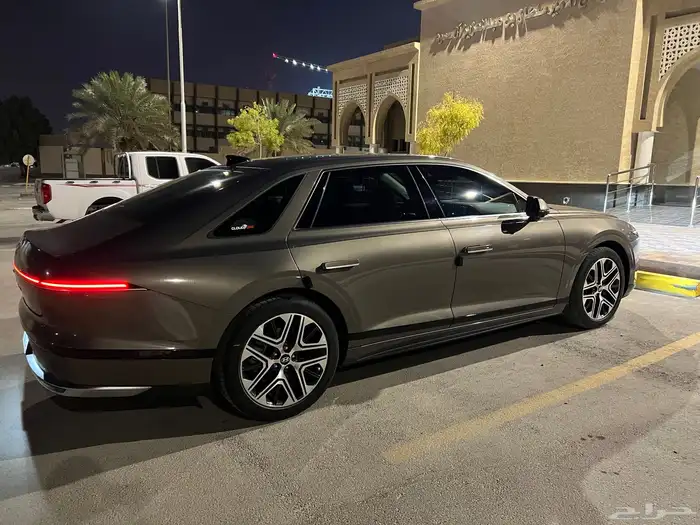 ازيرا بريميوم 2024 ( شبه جديد ) وارد الوعلان 10