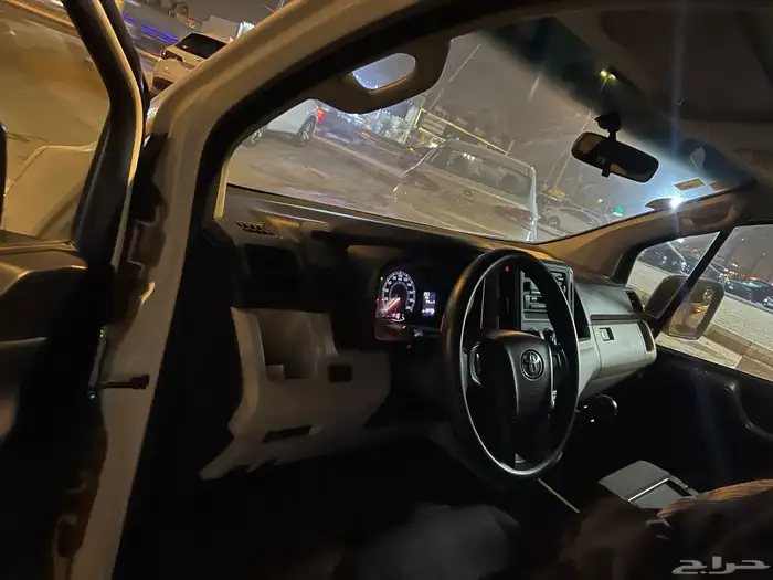 باص تايوتا ديزل 2020 8