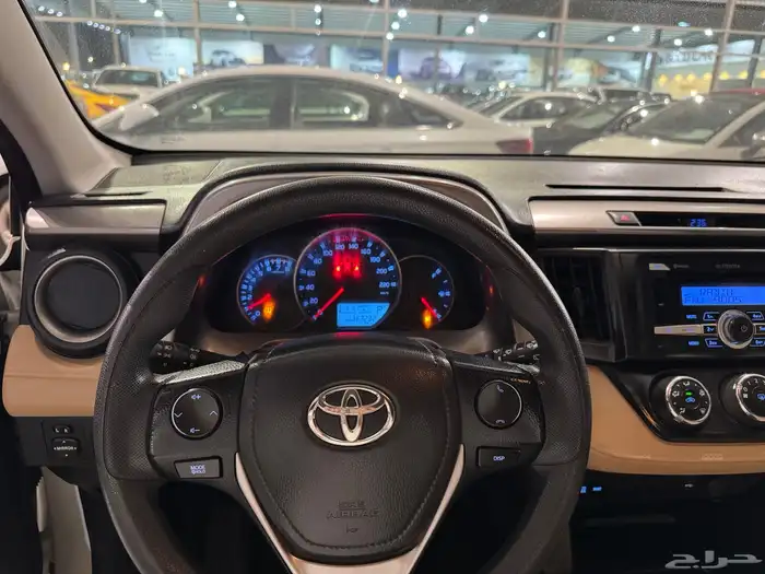 للبيع تويوتا راف فور موديل 2017 7