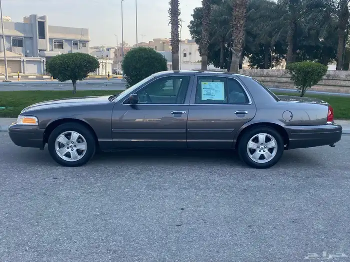 للبيع فورد كراون فكتوريا 2010 1