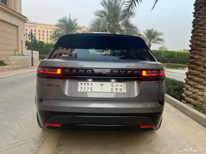 لاندروفر 2025 فيلار p250 مالك اول ممشى 21 الف بحالة الجديد 28