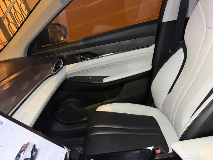 سيارة دونق فينق ميج 2