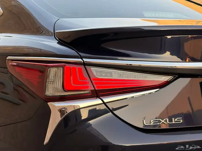 لكزس ES250 موديل 2023 14