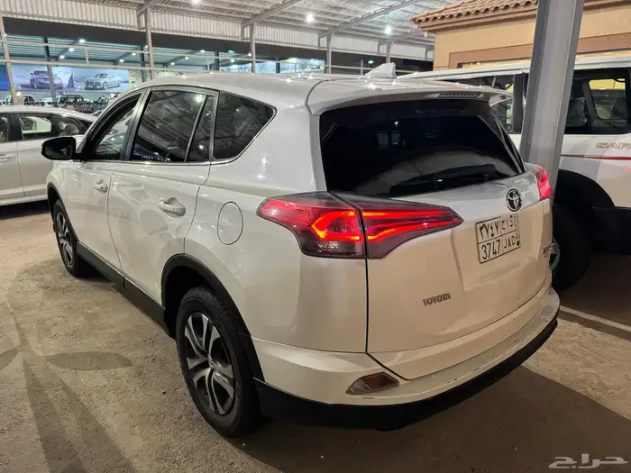 للبيع تويوتا راف فور موديل 2017 1