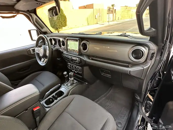 رانجلر صحارى V6 ماشي 33 الف فقط بحاله الوكاله 29