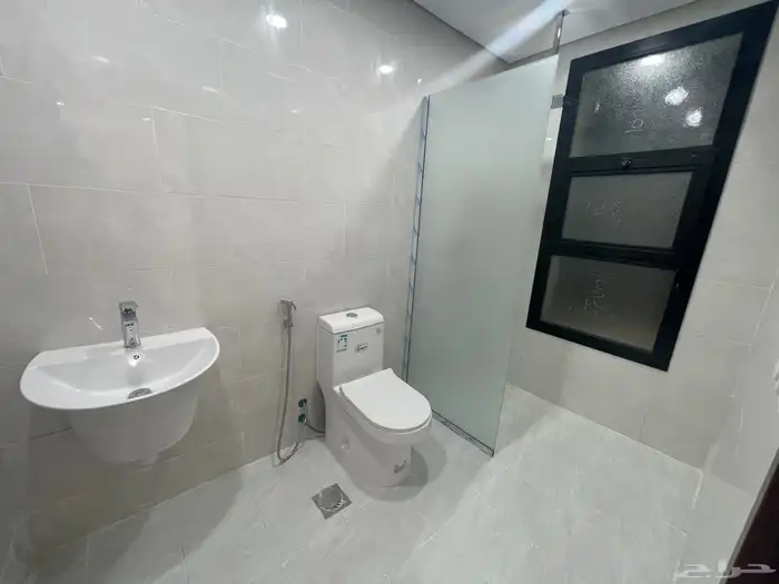 فيلا للإيجار المشرقية حي الجنادرية 25