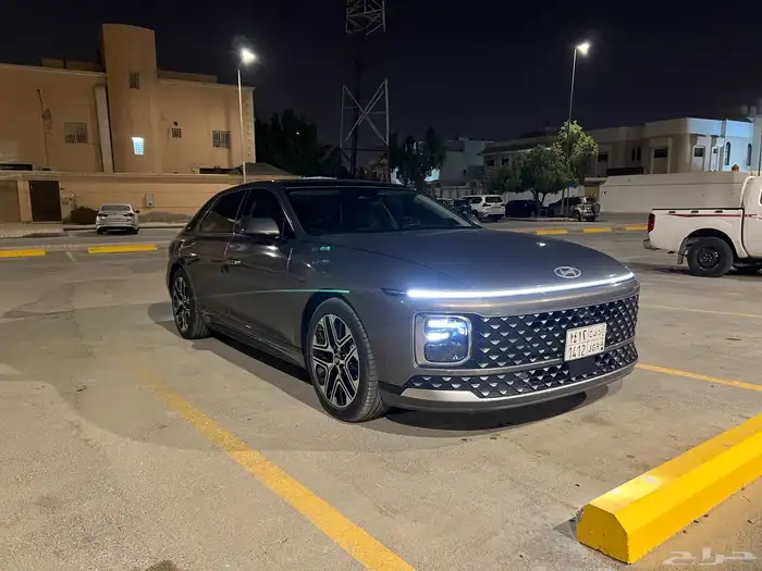 ازيرا بريميوم 2024 ( شبه جديد ) وارد الوعلان 0