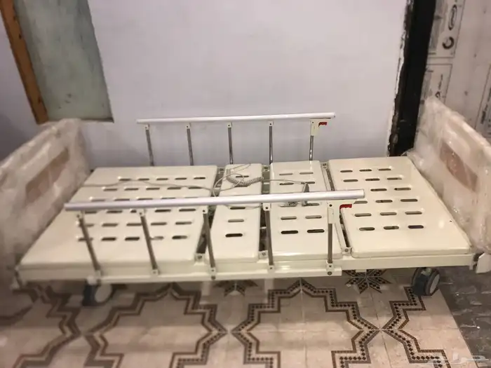 سرير طبي كهربائي سرير مستشفى كرسي كهربائي متحرك لكبار السن 2