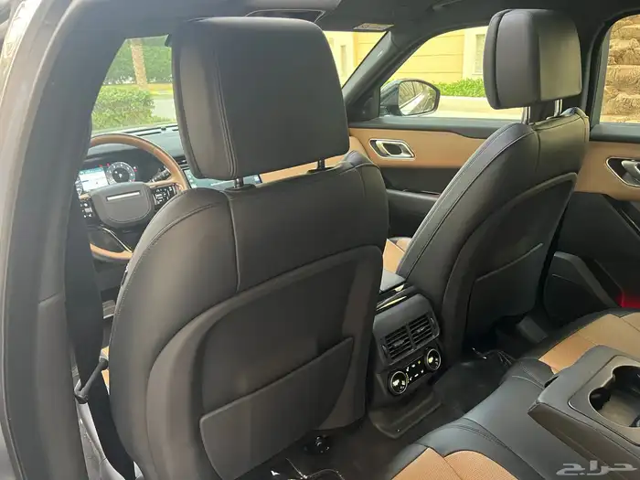 لاندروفر 2025 فيلار p250 مالك اول ممشى 21 الف بحالة الجديد 65