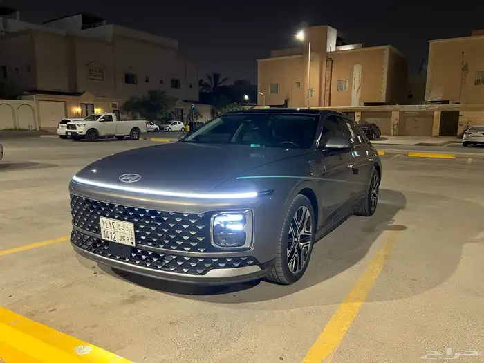 ازيرا بريميوم 2024 ( شبه جديد ) وارد الوعلان 4