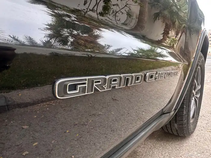 جيب جراند شيروكي2019ليمتيد دبلV6 بانوراما فل كامل نضيف مصين 35