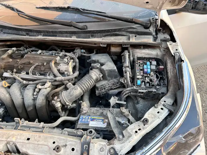 تويوتا كورلا 2015 تشليح او بيع ويتحمل الرسوم 14