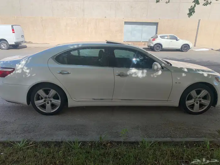 لكزس LS460L لارج V8 شفط نضيف للمستخدم 22
