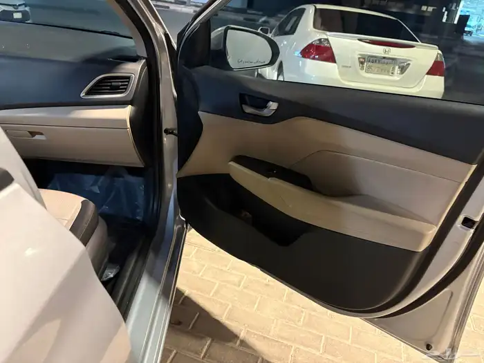 أكسنت 2020 نظيفة جد ا   استعمال شخصي   ممشى 99 ألف 8