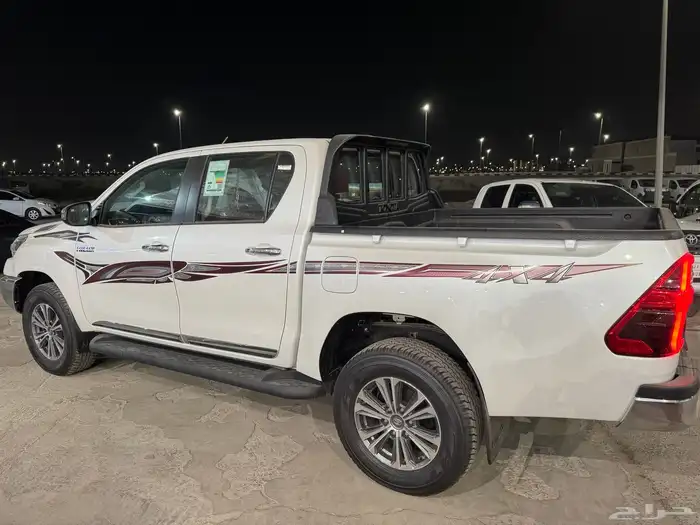 للبيع هايلوكس 2025 اصفار سعودي 1