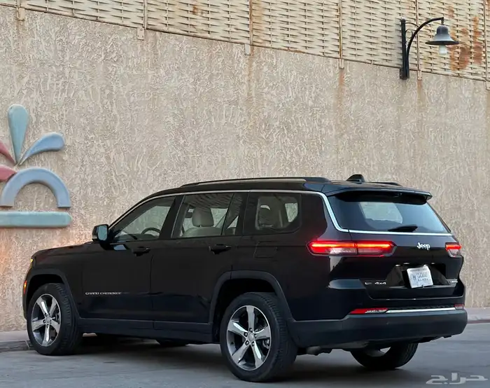 جيب جراند شيروكي ليمتد موديل 2022 وكالة 9