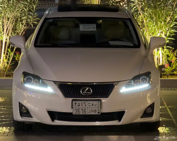 لكزس is 300 ( قمه بالنظافه ) 0