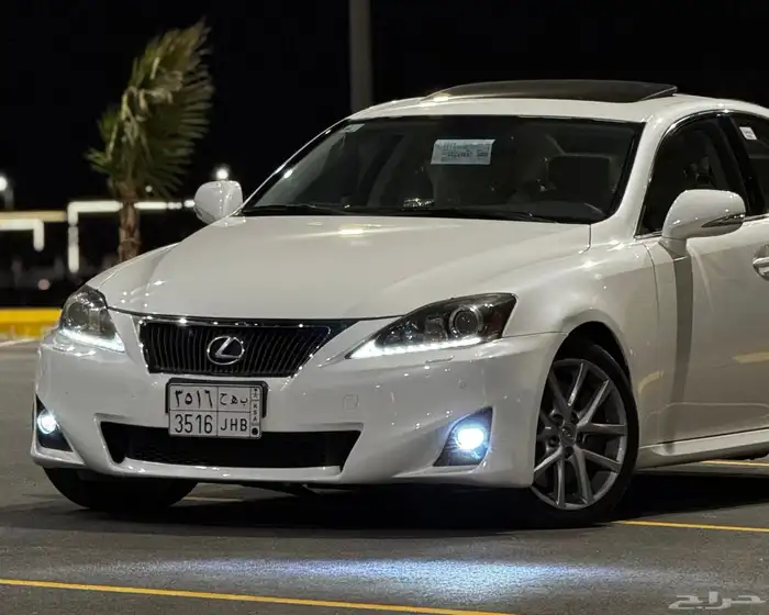 لكزس is 300 ( قمه بالنظافه ) 1