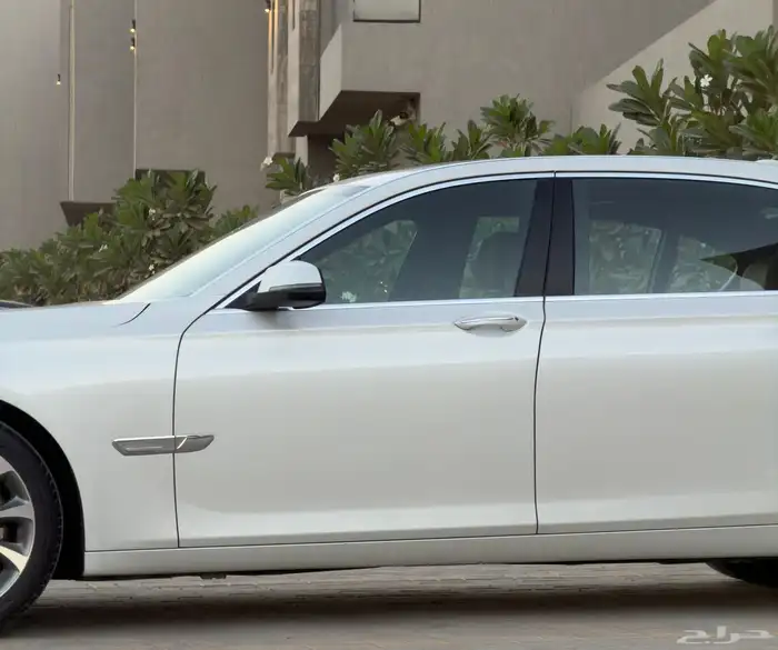 بي ام دبليو 2015 فئة 730 فل كامل موتر شرط الفحص بدي ومحركات 4