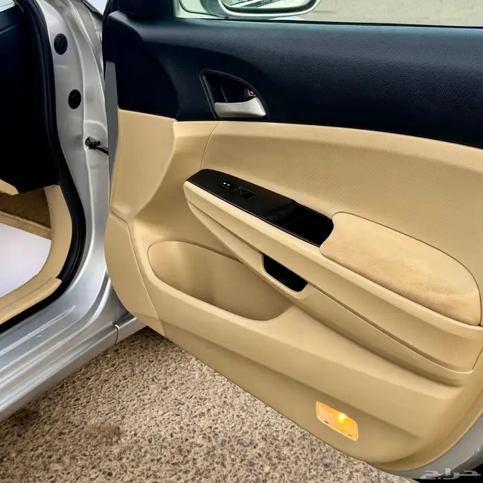 اكورد 2012 ( لمتد - فضي ) 24