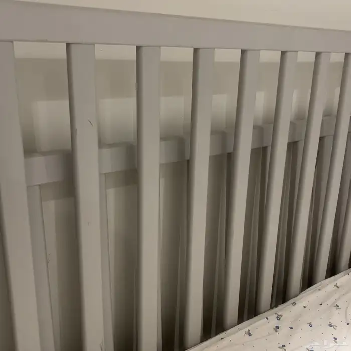 دولاب اطفال وسرير اطفال 1