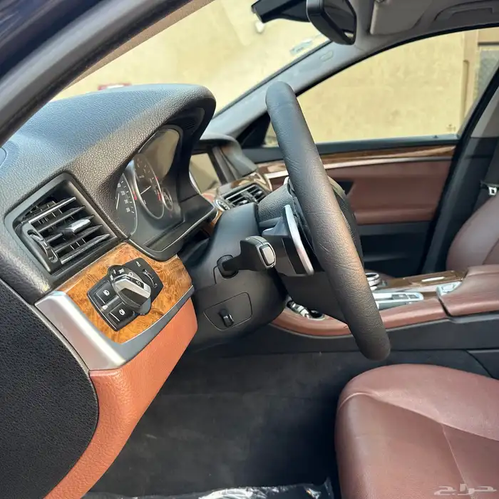 بي ام دبليو الفئة الخامسة 12