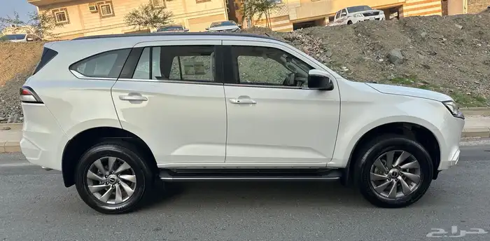 ايسوزو MUX (دبل) 2023 فل كامل ( بحالة الوكالة ) خالي من الرش 7