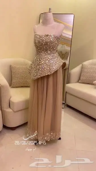 فستان شبه جديد للبيع 0