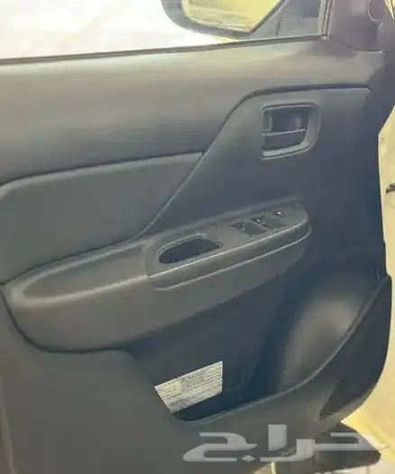 ميتسوبيشي L200 بنزين موديل 2020 نظيف جدا 9