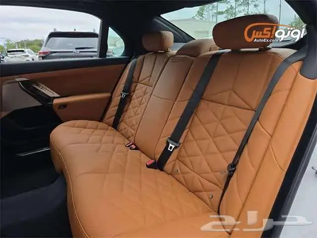 2024 بي إم دبليو 740i سيدان 10