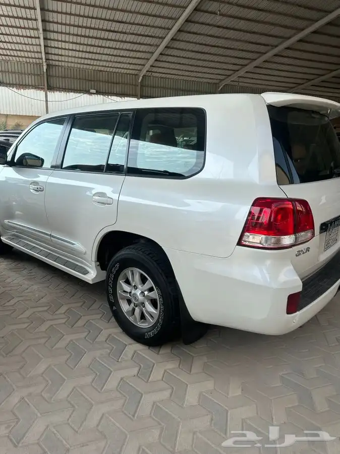 نبيع لاند كروزر 2010 6 سرندل ممشى قليل . 4