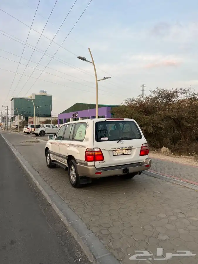 لاندكروزر 1999 وكاله 7