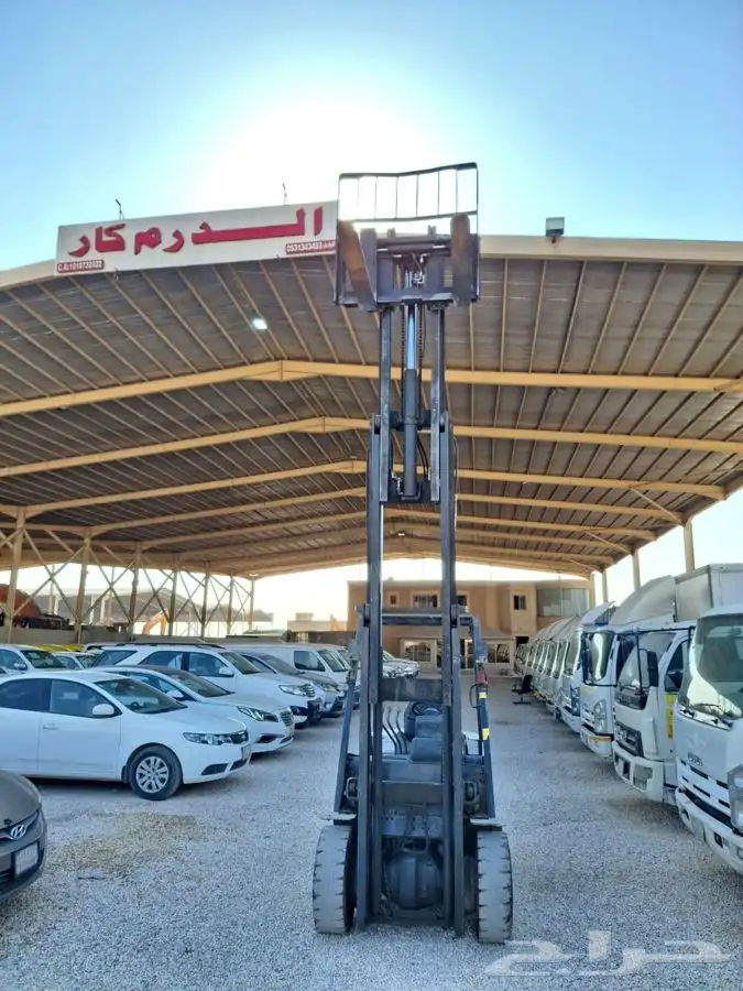 رافعة شوكيه نيسان ثلاثه طن موديل  2010 5