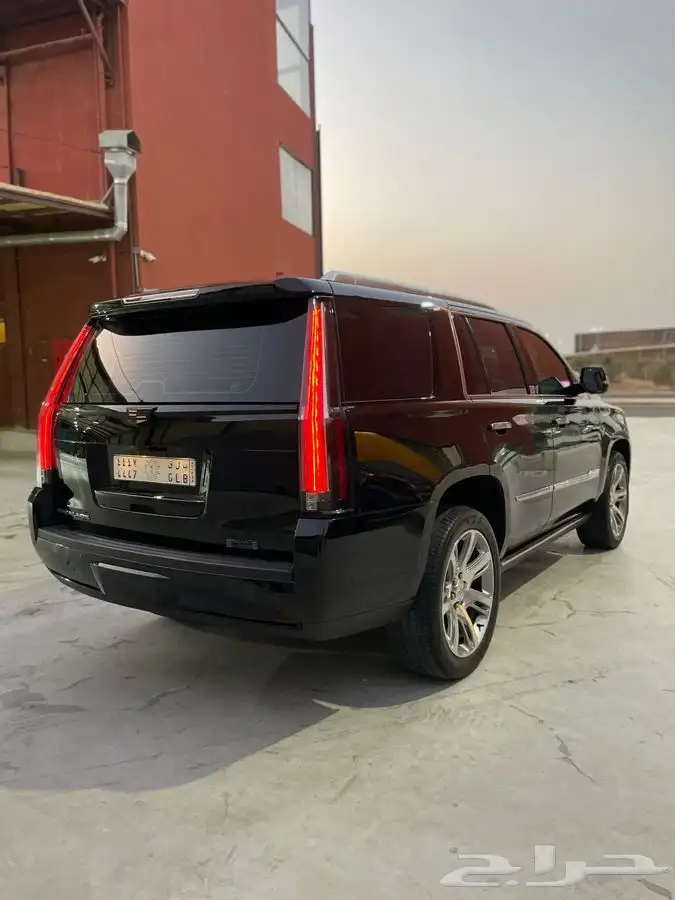 للبيع كاديلاك اسكاليد 2018 قصير 3