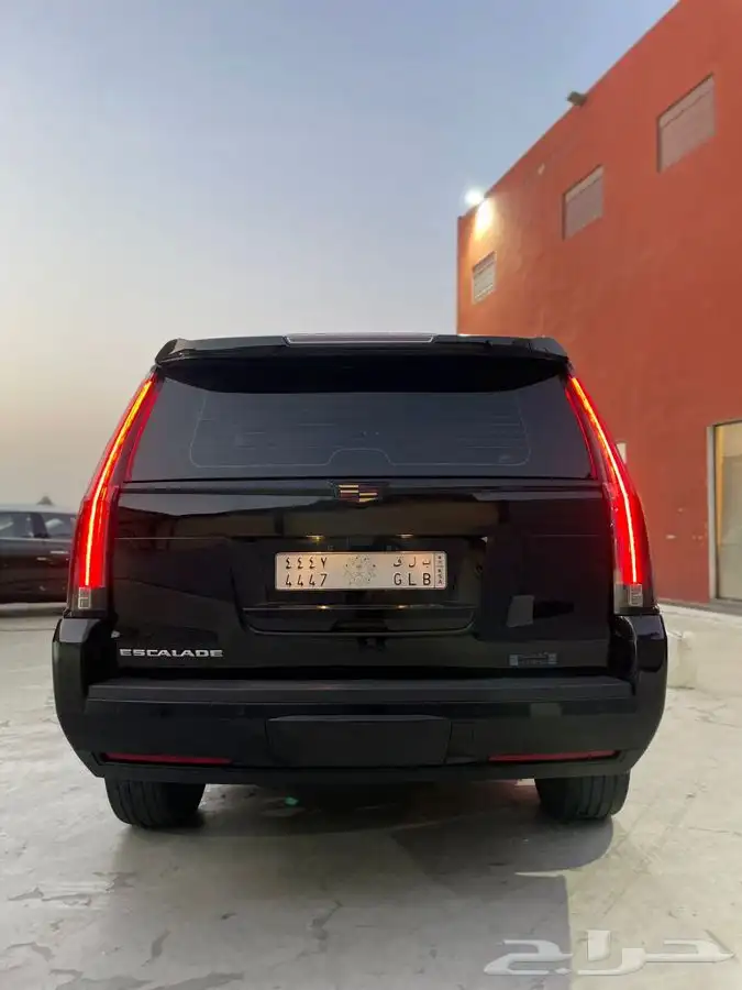 للبيع كاديلاك اسكاليد 2018 قصير 5