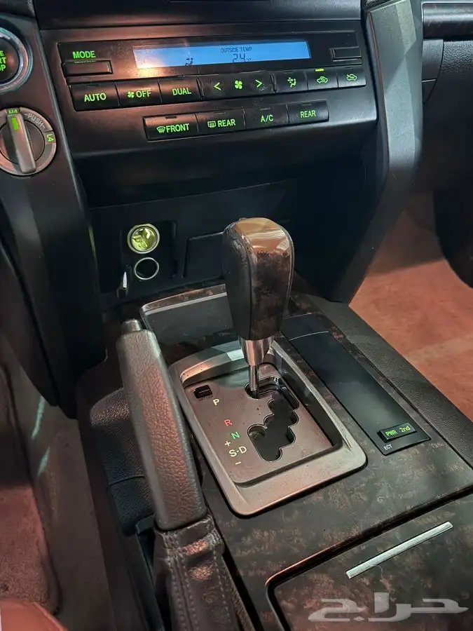 نبيع لاند كروزر 2010 6 سرندل ممشى قليل . 10