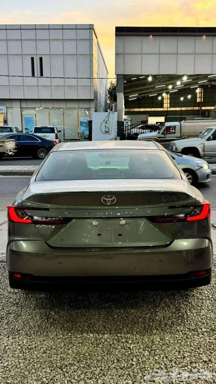 عرض خا ص كامري 2025 E بنزين سعودي الون تيتانيوم 110 2