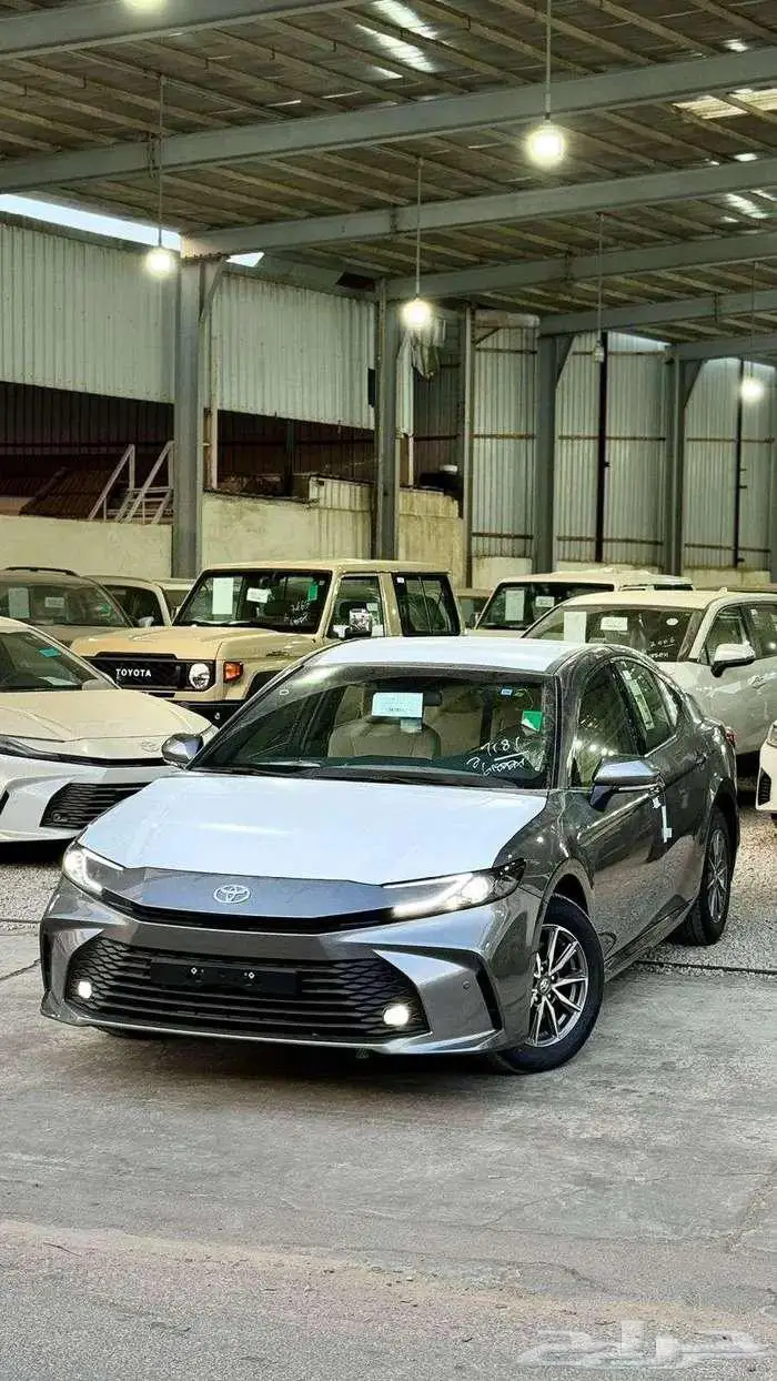 عرض خا ص كامري 2025 E بنزين سعودي الون تيتانيوم 110 1