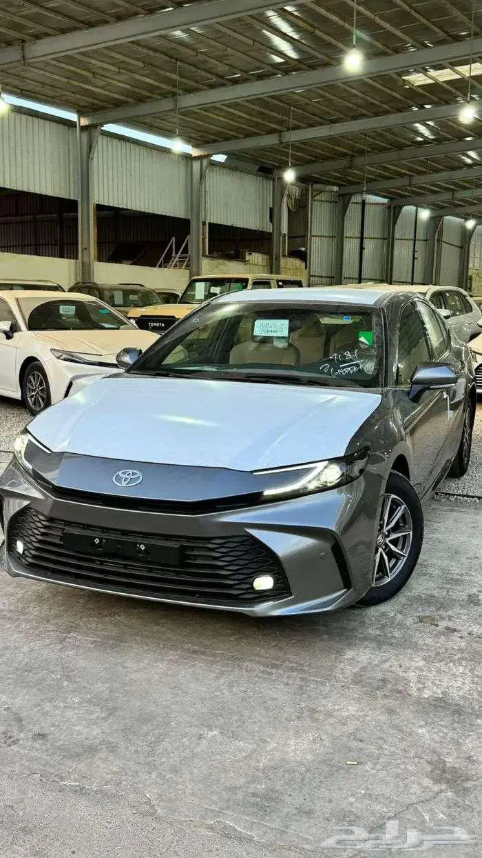 عرض خا ص كامري 2025 E بنزين سعودي الون تيتانيوم 110 8