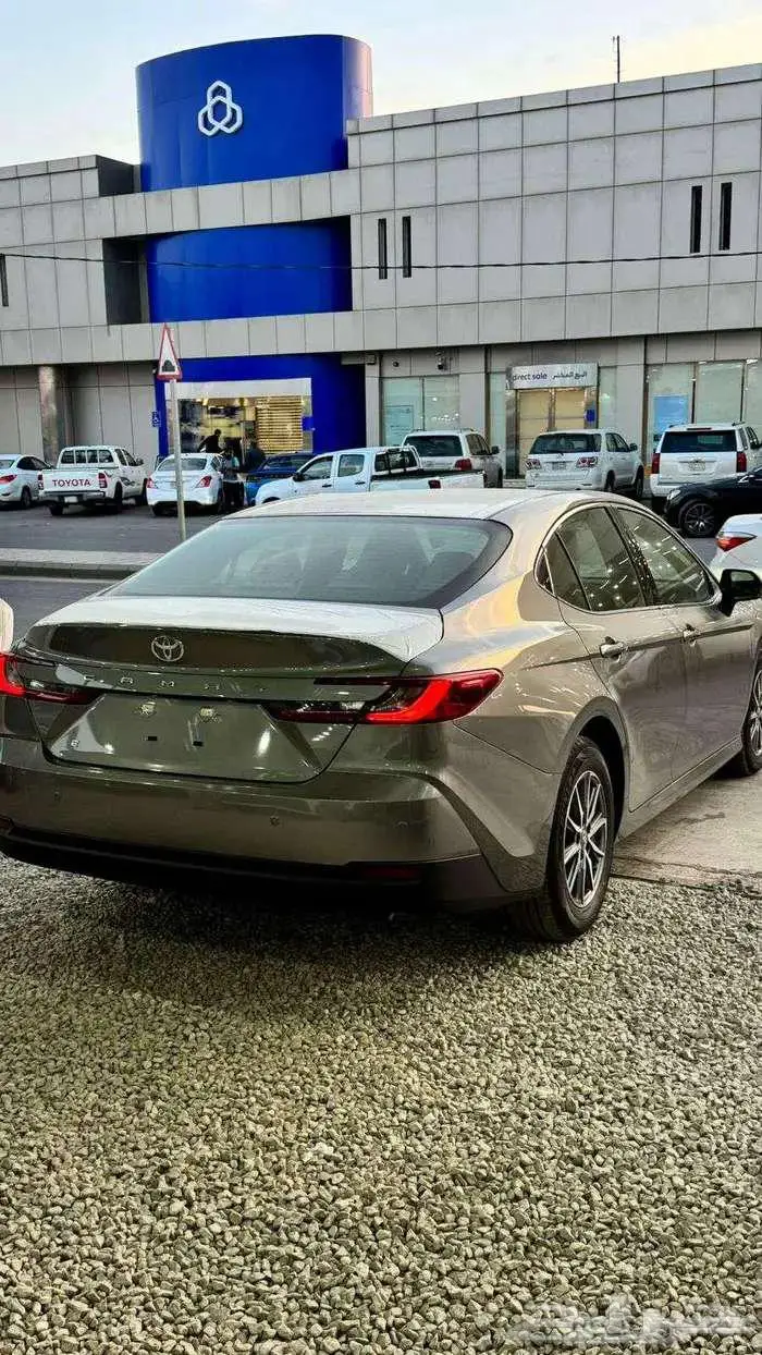 عرض خا ص كامري 2025 E بنزين سعودي الون تيتانيوم 110 4