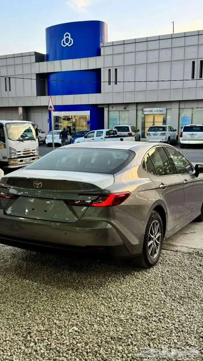 عرض خا ص كامري 2025 E بنزين سعودي الون تيتانيوم 110 3
