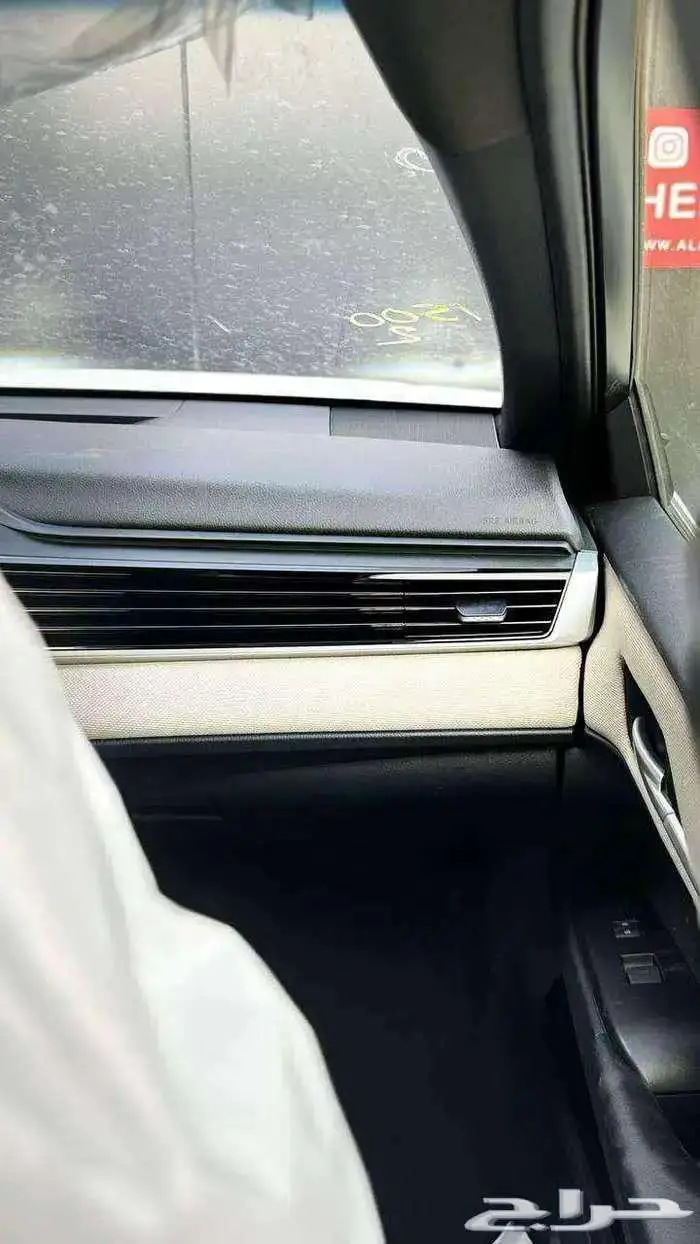 تويوتا كامري E استاندر بنزين 2025 7