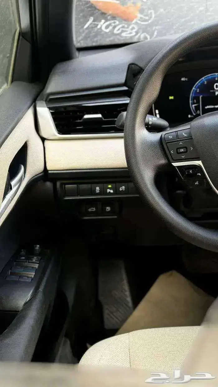 تويوتا كامري E استاندر بنزين 2025 6